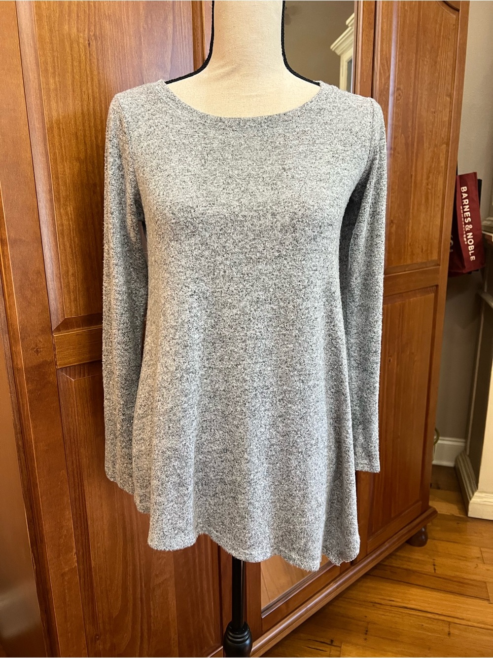Green Envelope Heather Gray Scoop Neck Long Sleeve Top